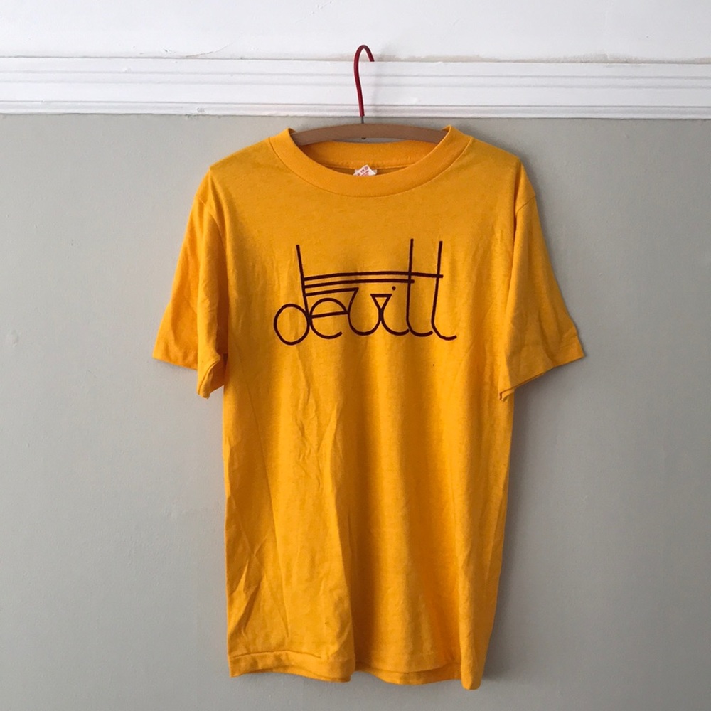 ✨VINTAGE Dewitt Tee✨